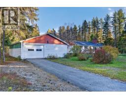 698 Northwest Road, photo 2