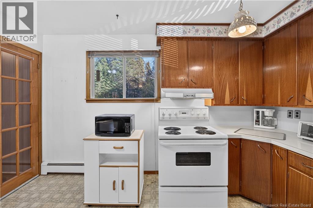698 Northwest Road photo 5