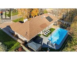 18 Country Club Road, photo 2
