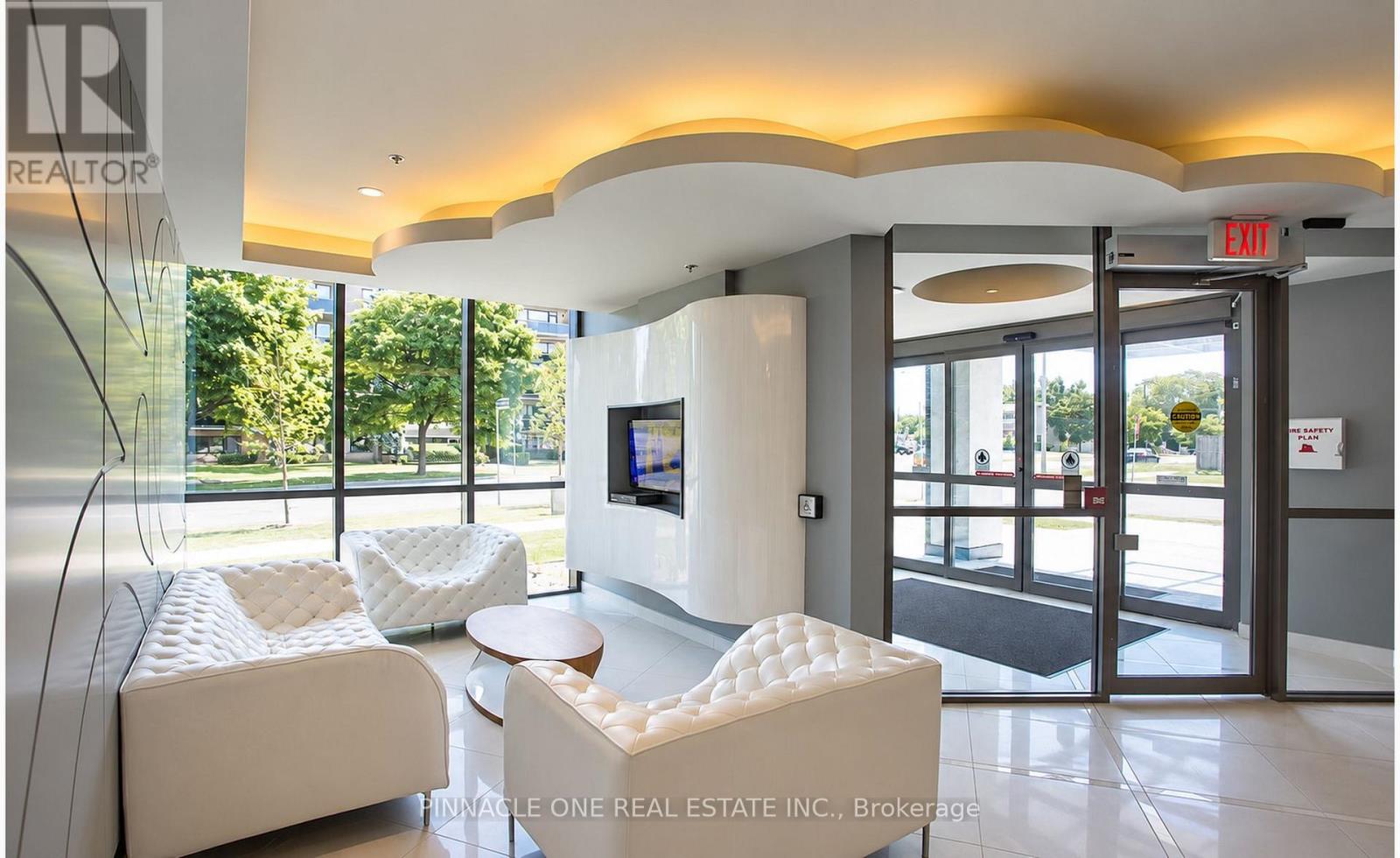 910- 80 ESTHER LORRIE Drive, Toronto, ON photo 3
