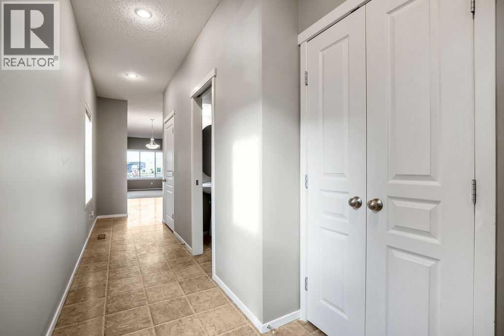 126 River Heights Crescent, Cochrane — photo 3