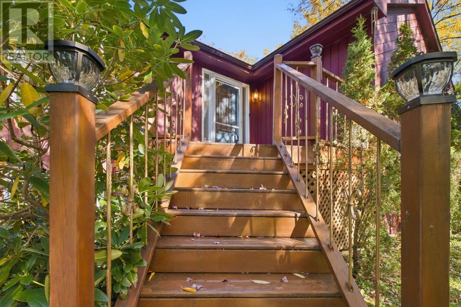 226 Windsor photo 4