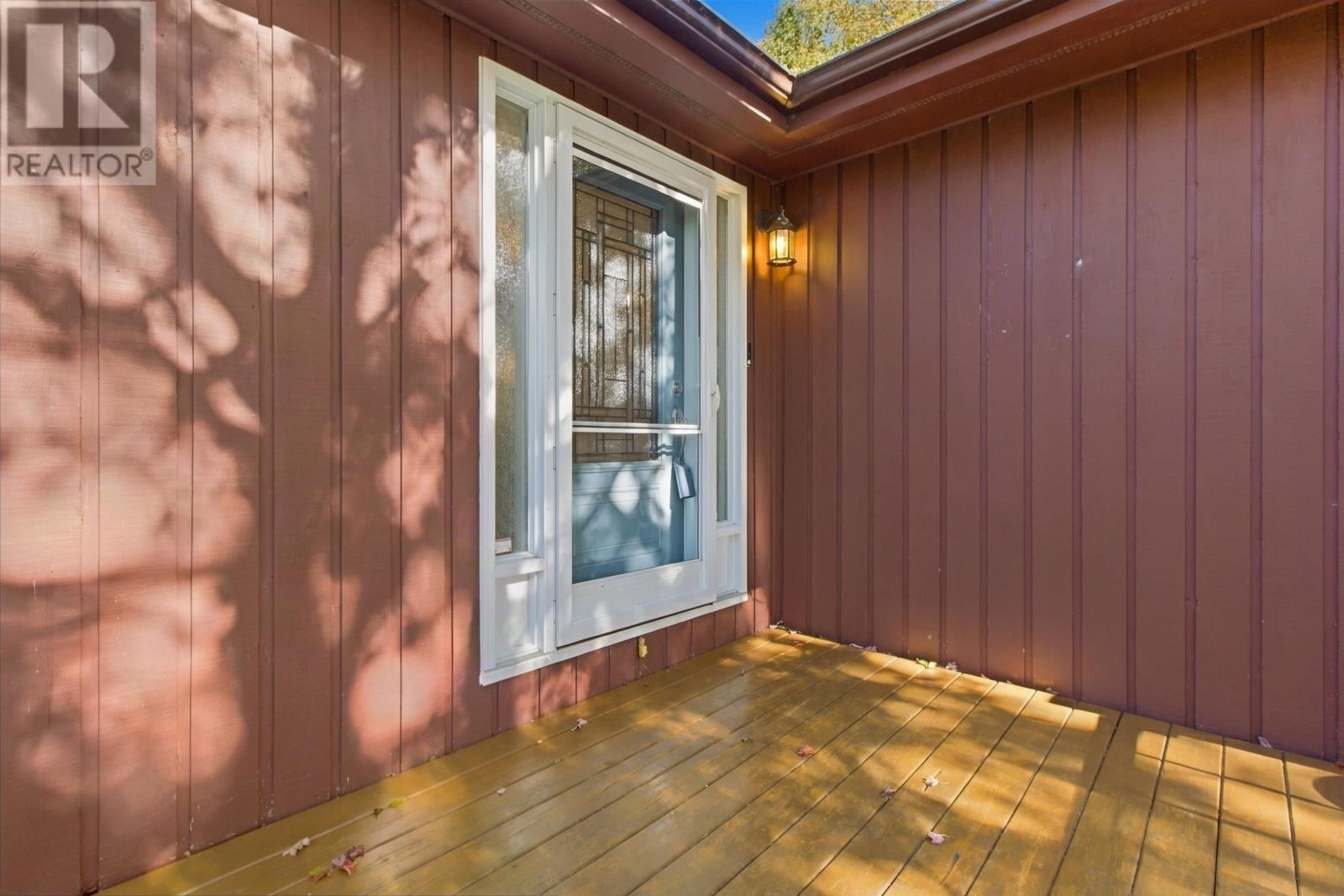 226 Windsor photo 5