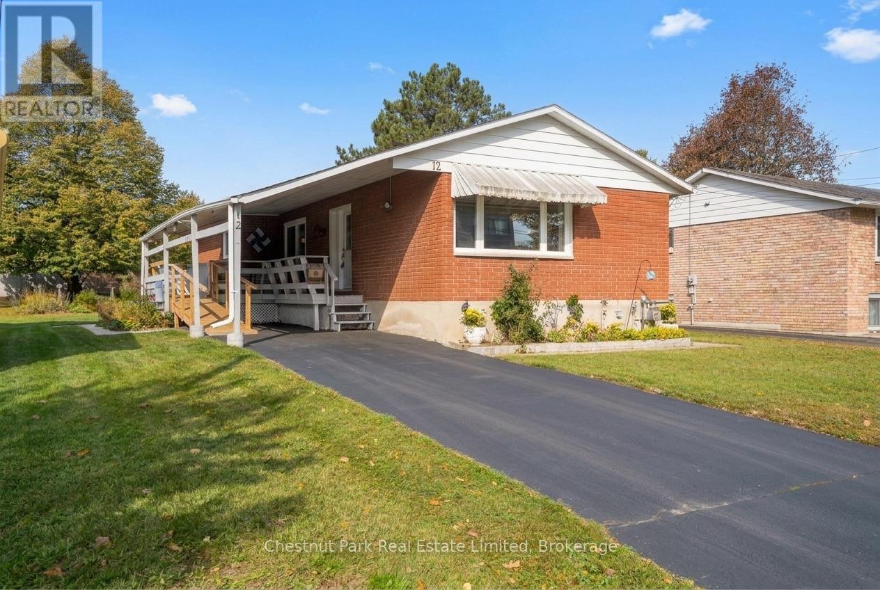 12 Spring Street, Prince Edward County, ON photo 1