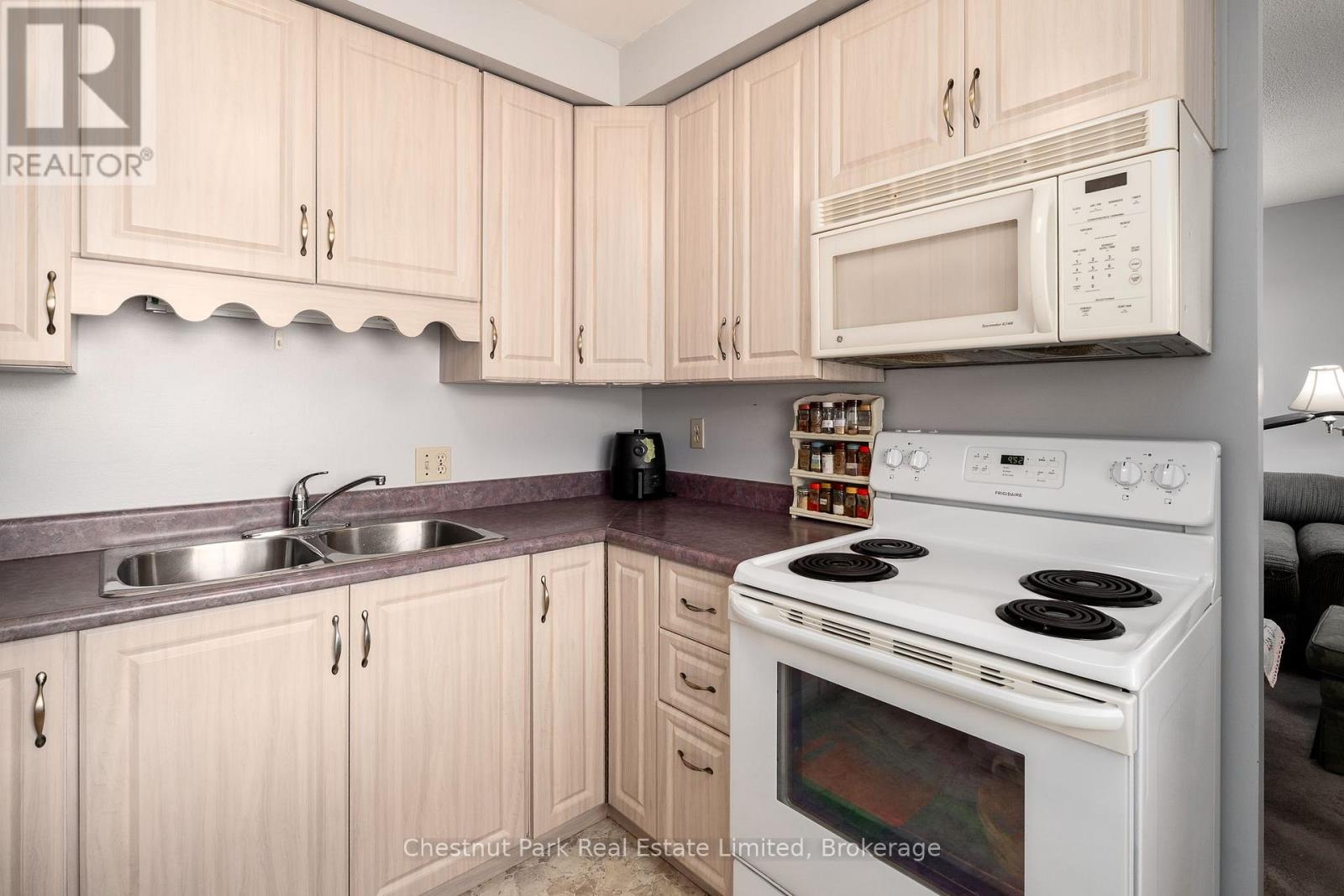 12 Spring Street, Prince Edward County, ON photo 10