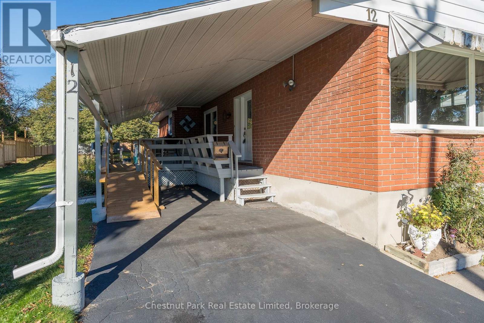 12 Spring Street, Prince Edward County, ON photo 2