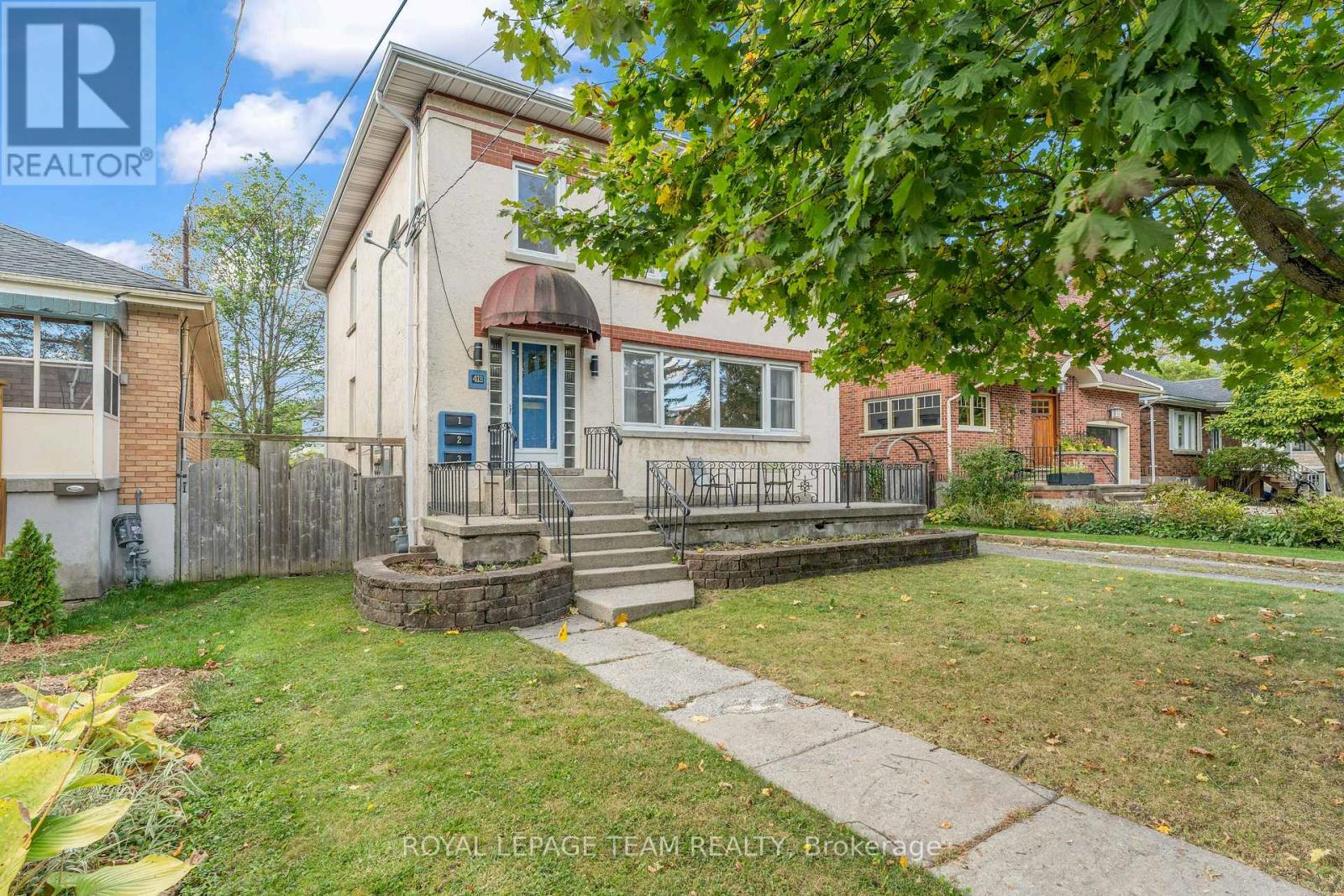 418 College photo 2