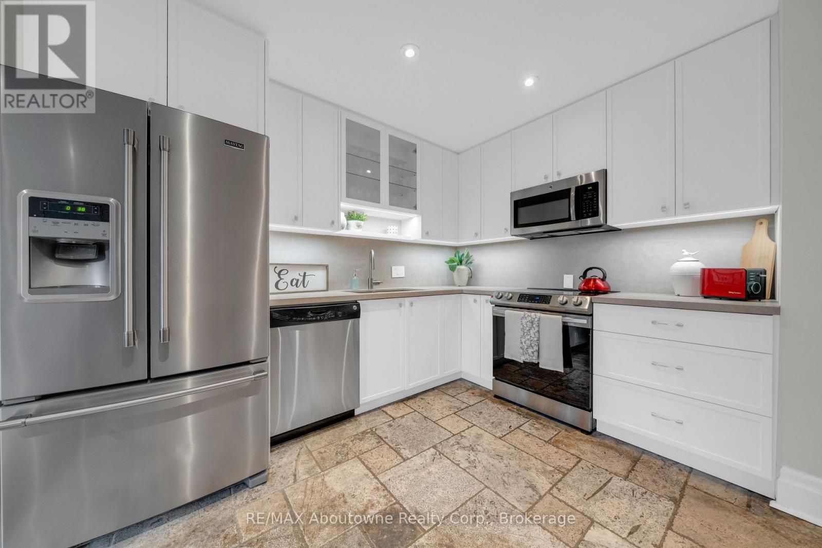 2403 MARINE DRIVE - 17