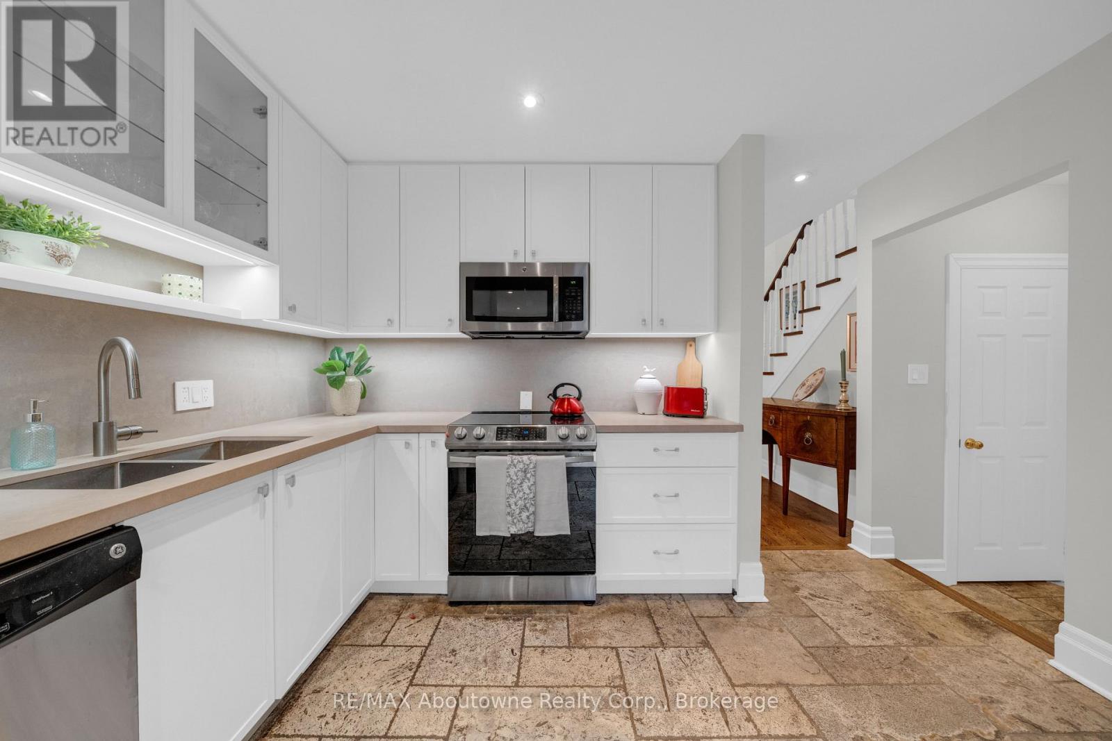 2403 MARINE DRIVE - 25