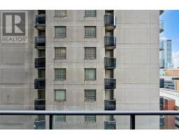 1009 - 770 Bay Street, Toronto, ON M5G0A6 Photo 29