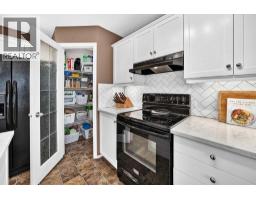 Bedroom - 165 Covehaven Gardens Ne, Calgary, AB T3K6A2 Photo 11