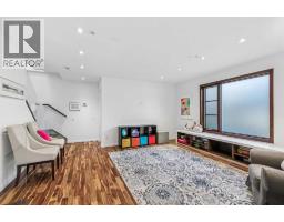 4pc Bathroom - 2333 3 Avenue Nw, Calgary, AB T2N0K9 Photo 20