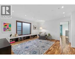 5pc Bathroom - 2333 3 Avenue Nw, Calgary, AB T2N0K9 Photo 21