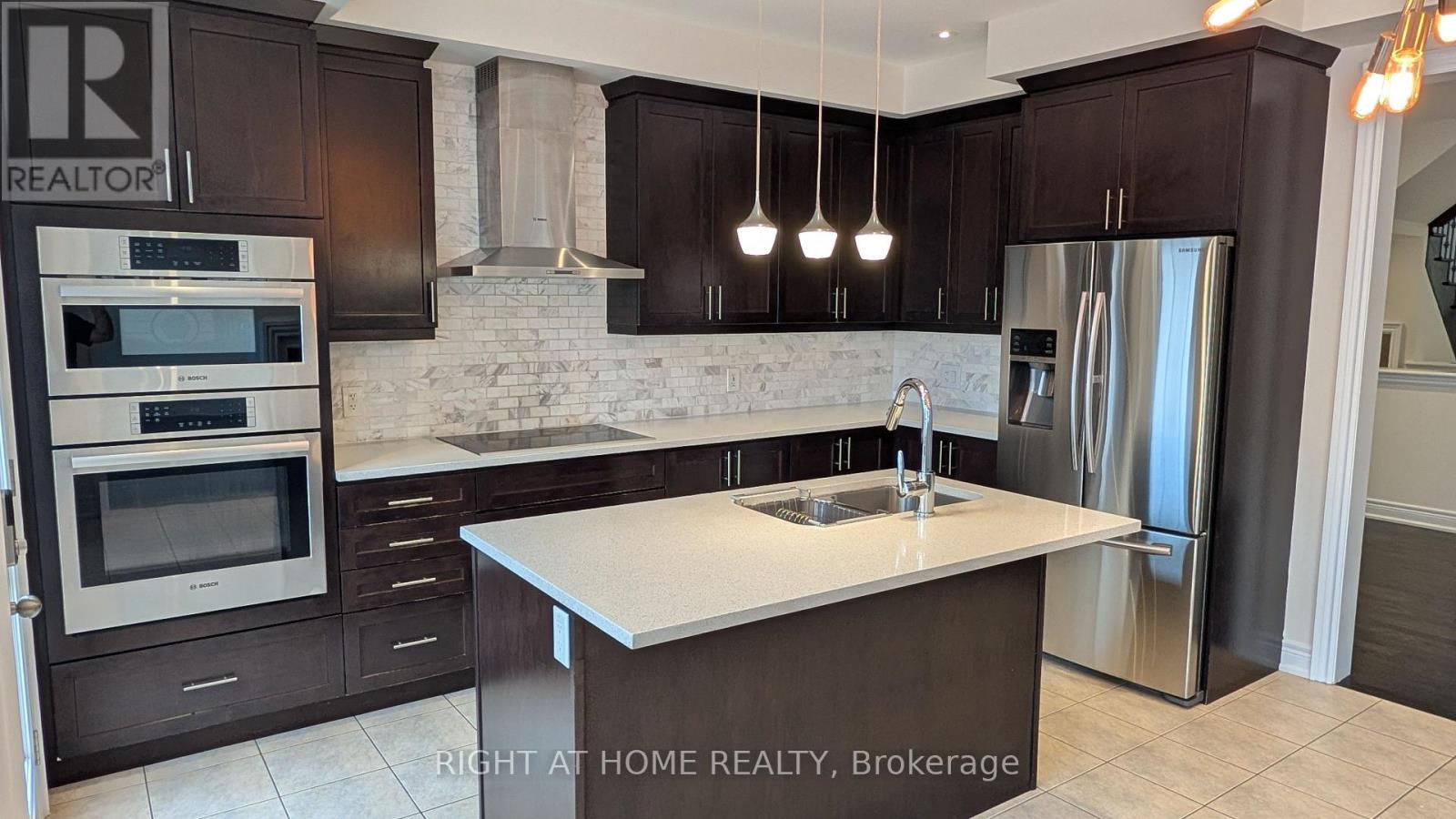 29 MONDIAL CRESCENT, East Gwillimbury (Queensville) — photo 3