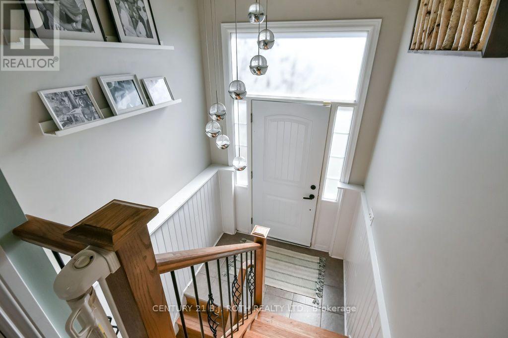 38 CHARLBROOK Avenue, Barrie photo 3