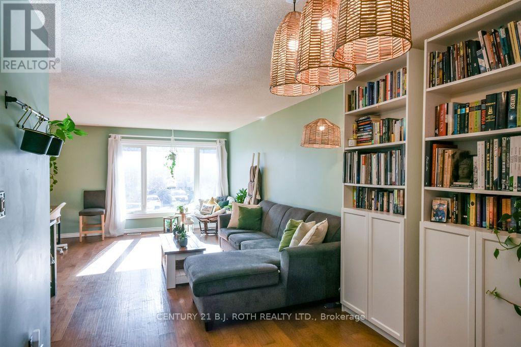 38 CHARLBROOK Avenue, Barrie photo 6