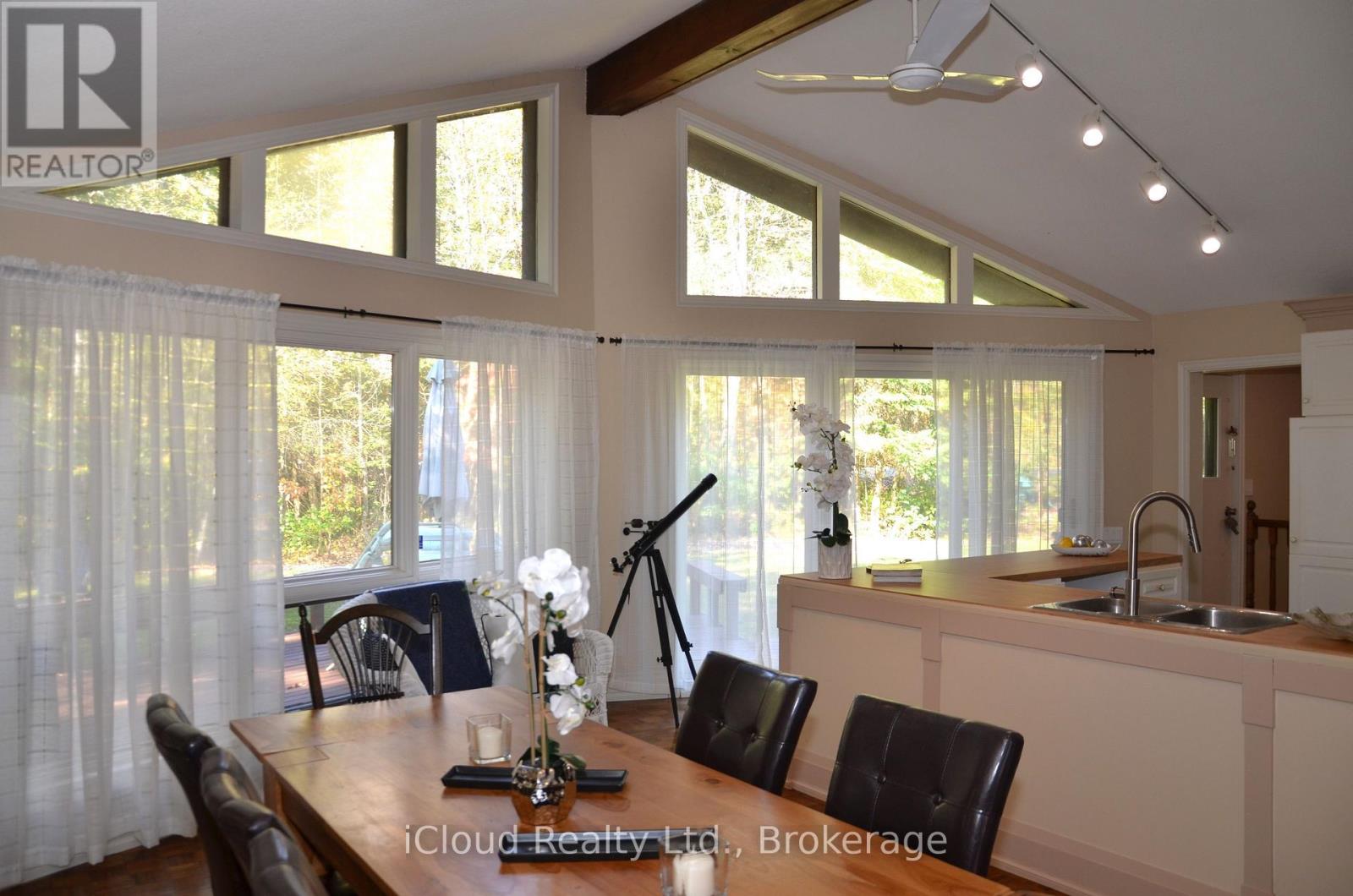 24 Montcalm Crescent, Tiny photo 10