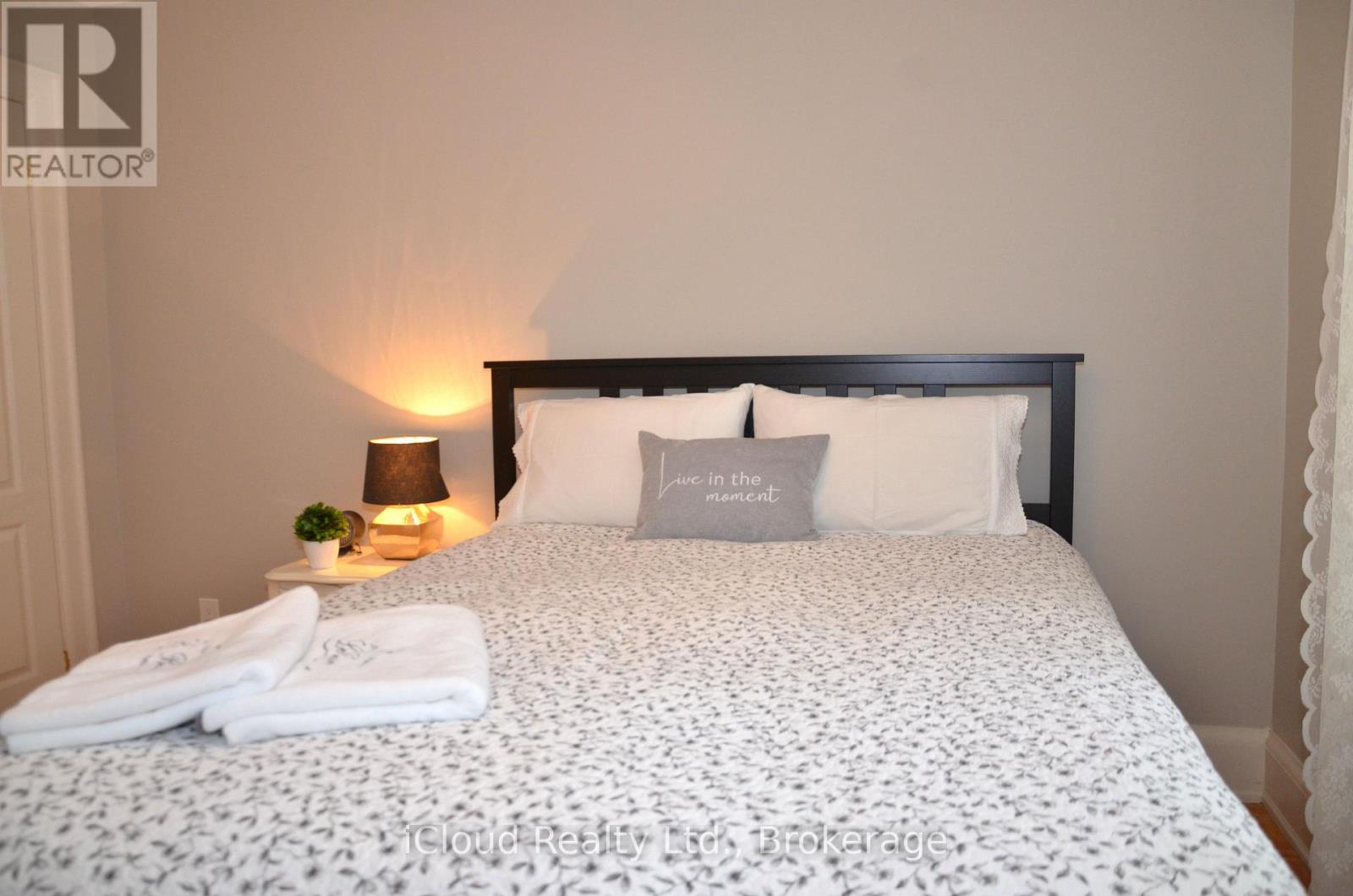 24 Montcalm Crescent, Tiny photo 26
