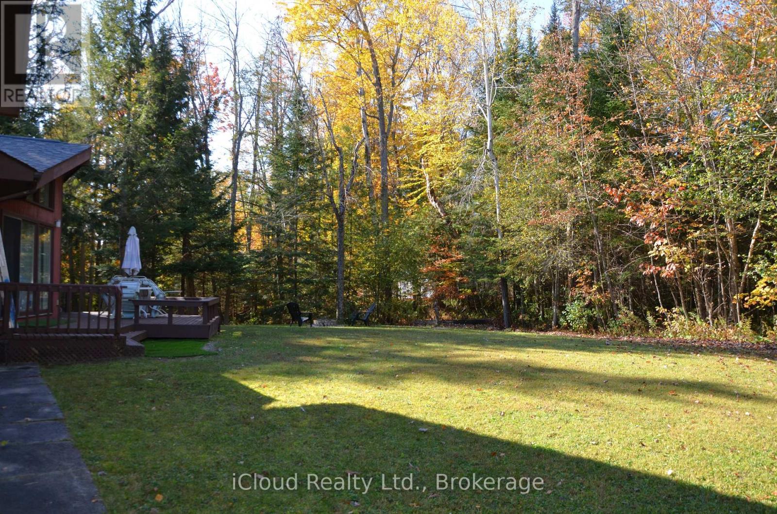 24 MONTCALM CRESCENT - 37