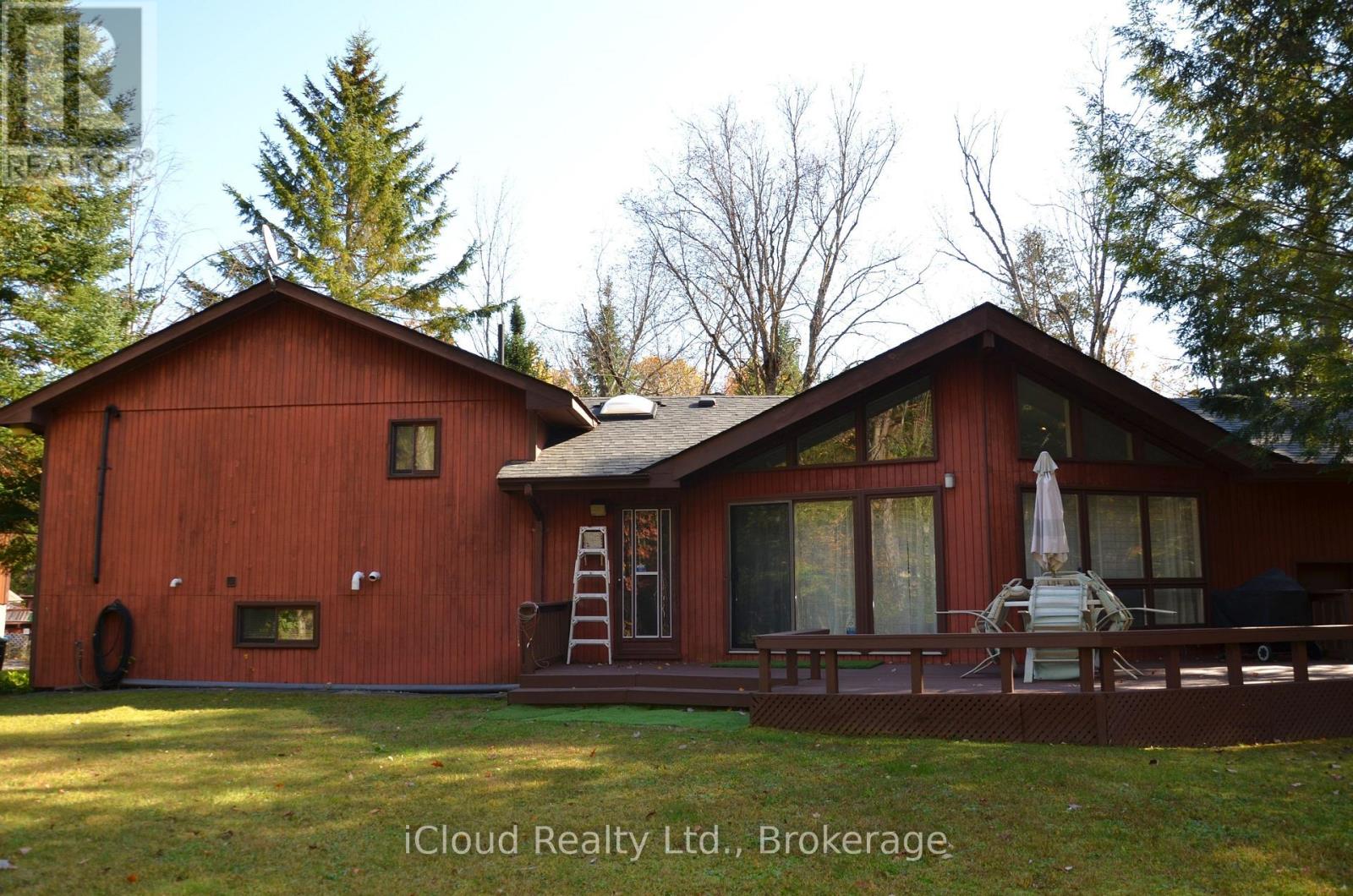 24 Montcalm Crescent, Tiny photo 38