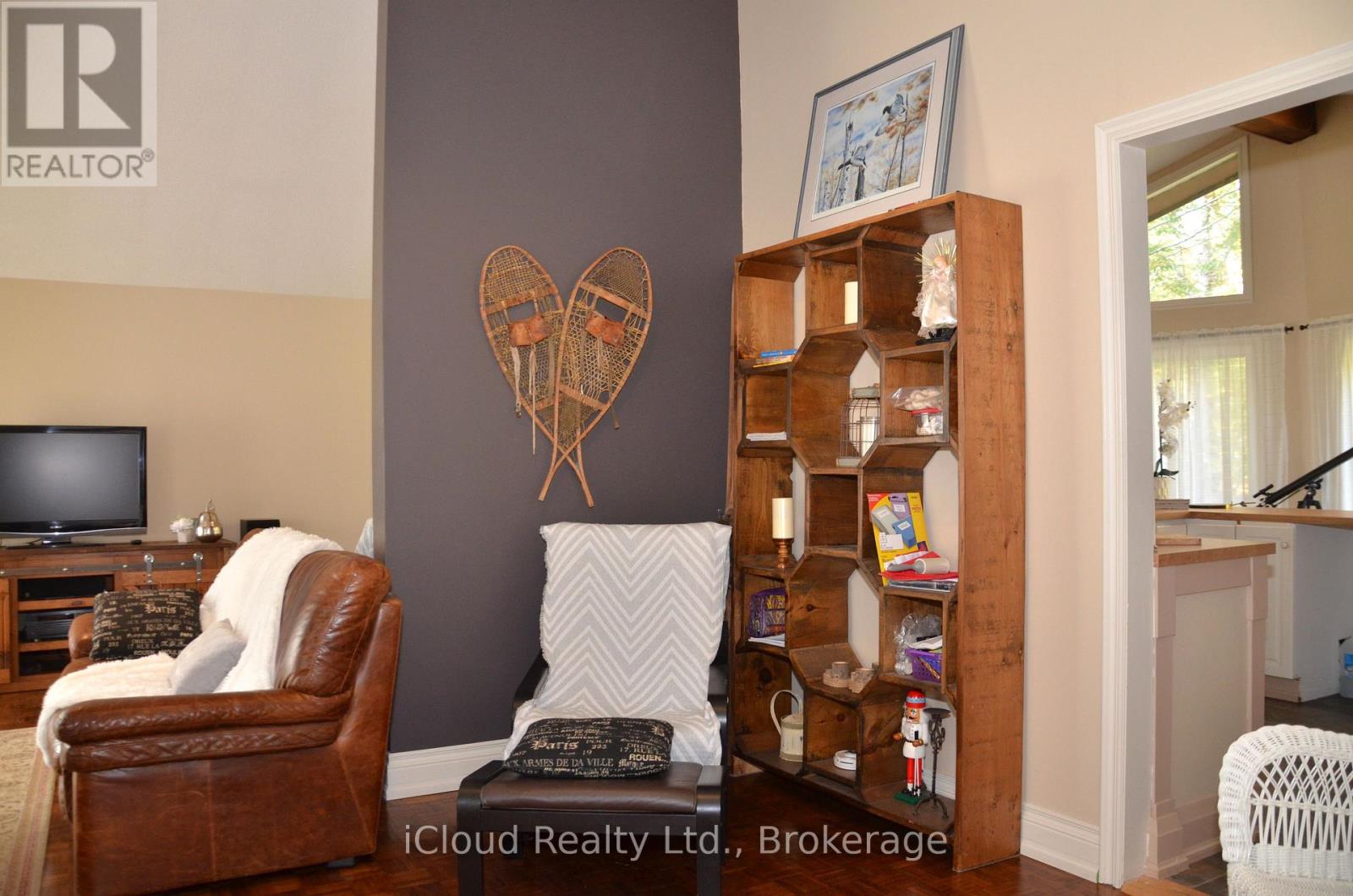 24 Montcalm Crescent, Tiny photo 7