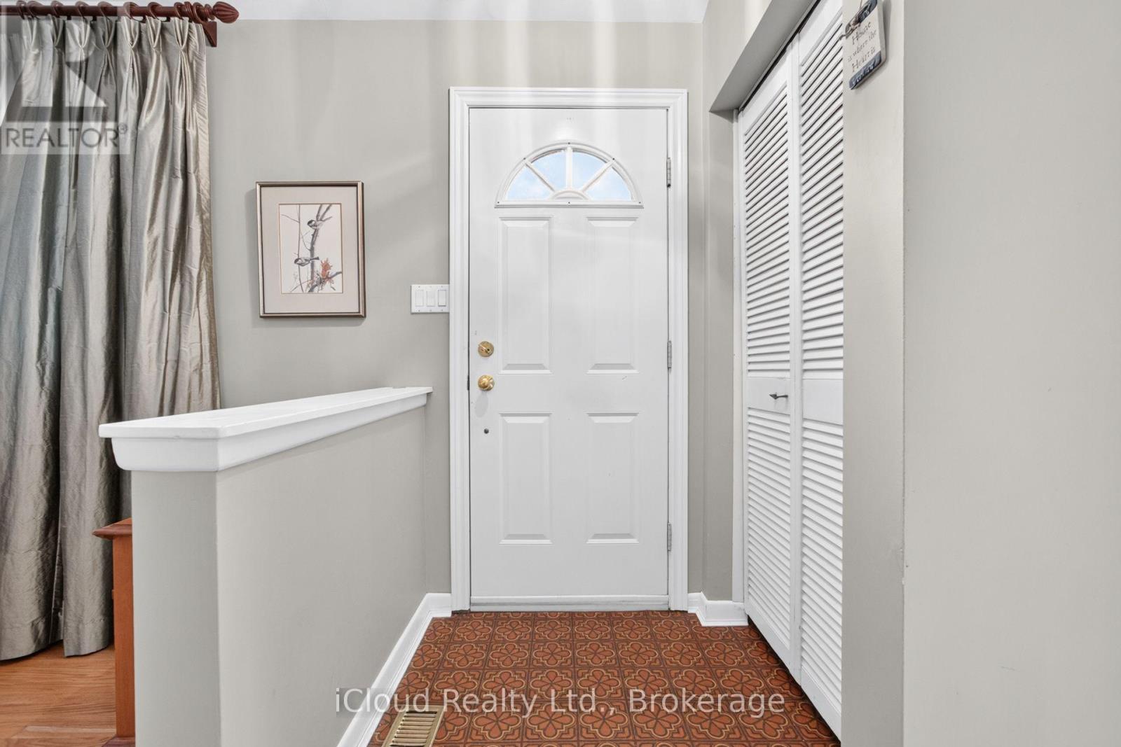 282 Kent Crescent, Burlington, ON photo 12