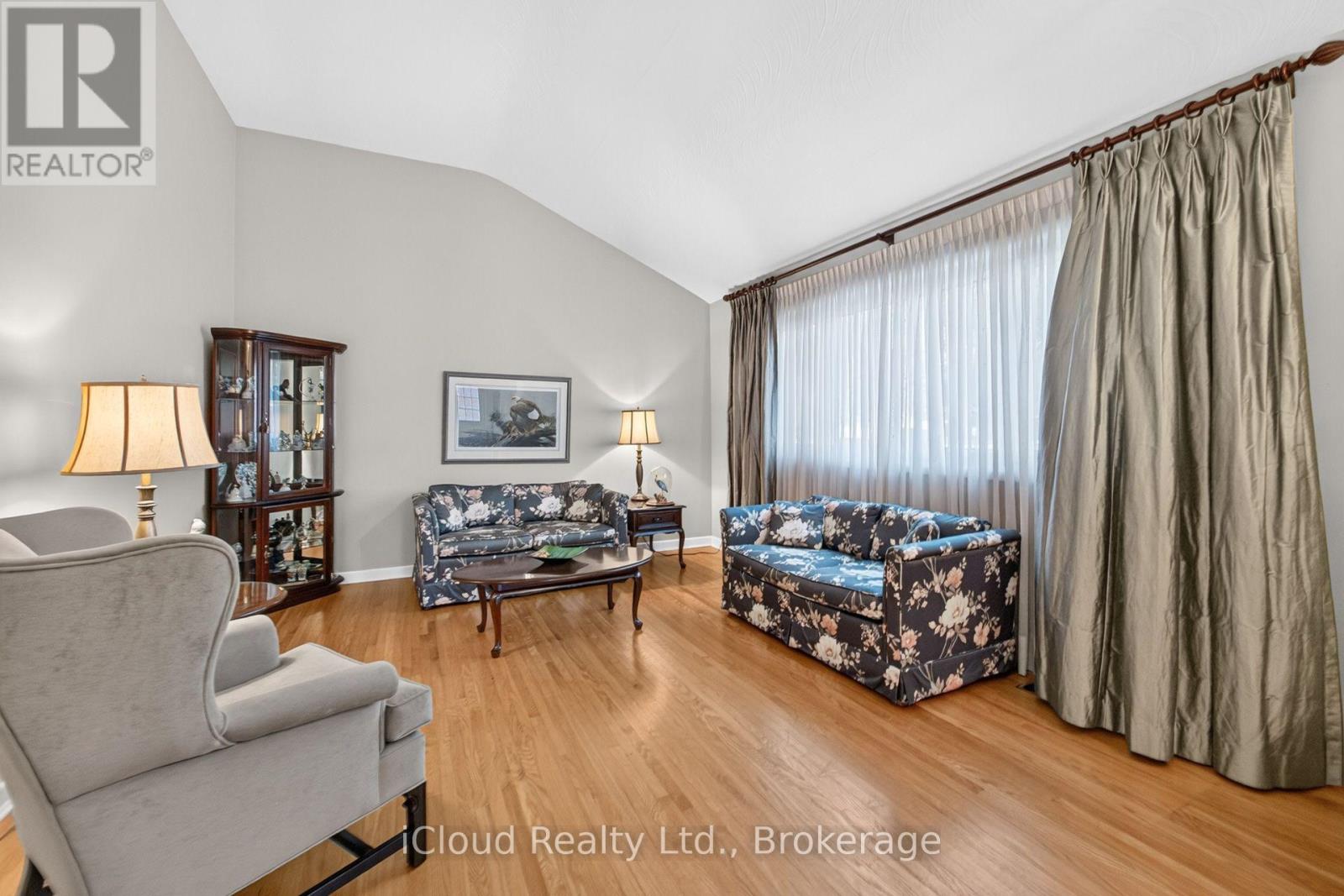 282 Kent Crescent, Burlington, ON photo 16