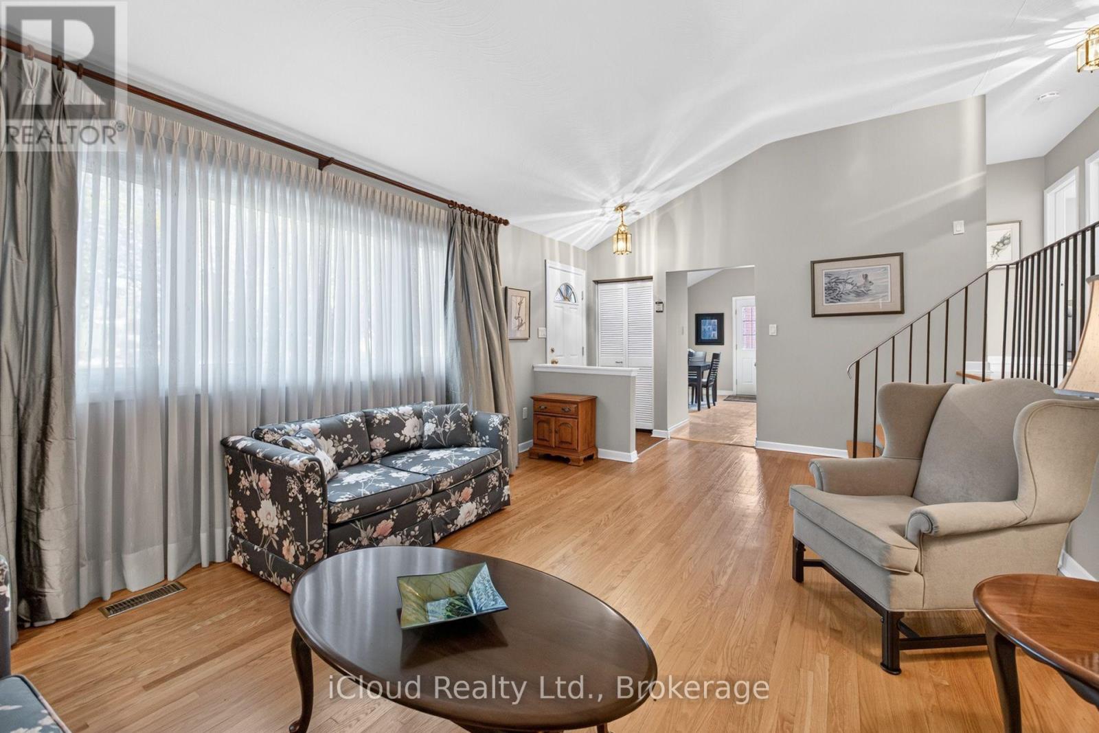 282 Kent Crescent, Burlington, ON photo 17