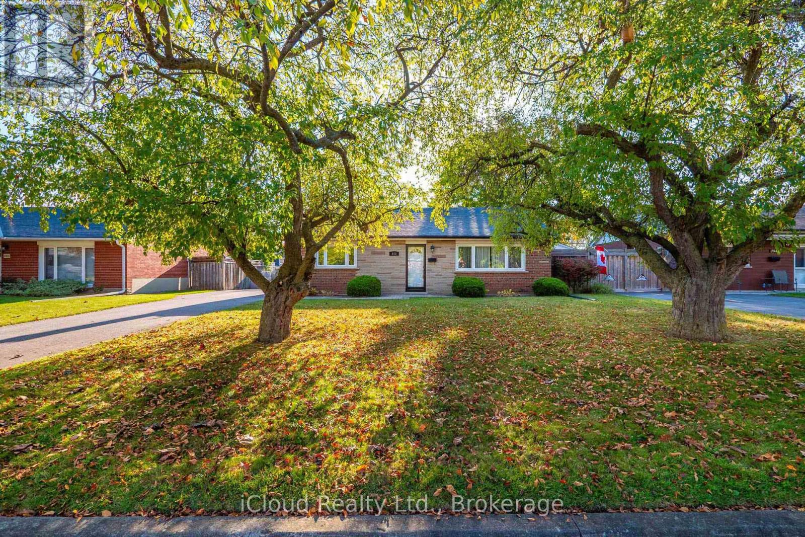 282 Kent Crescent, Burlington, ON photo 2