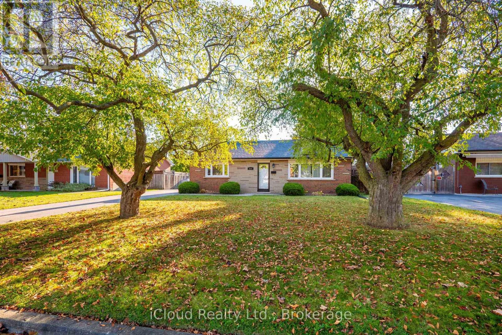 282 Kent Crescent, Burlington, ON photo 3