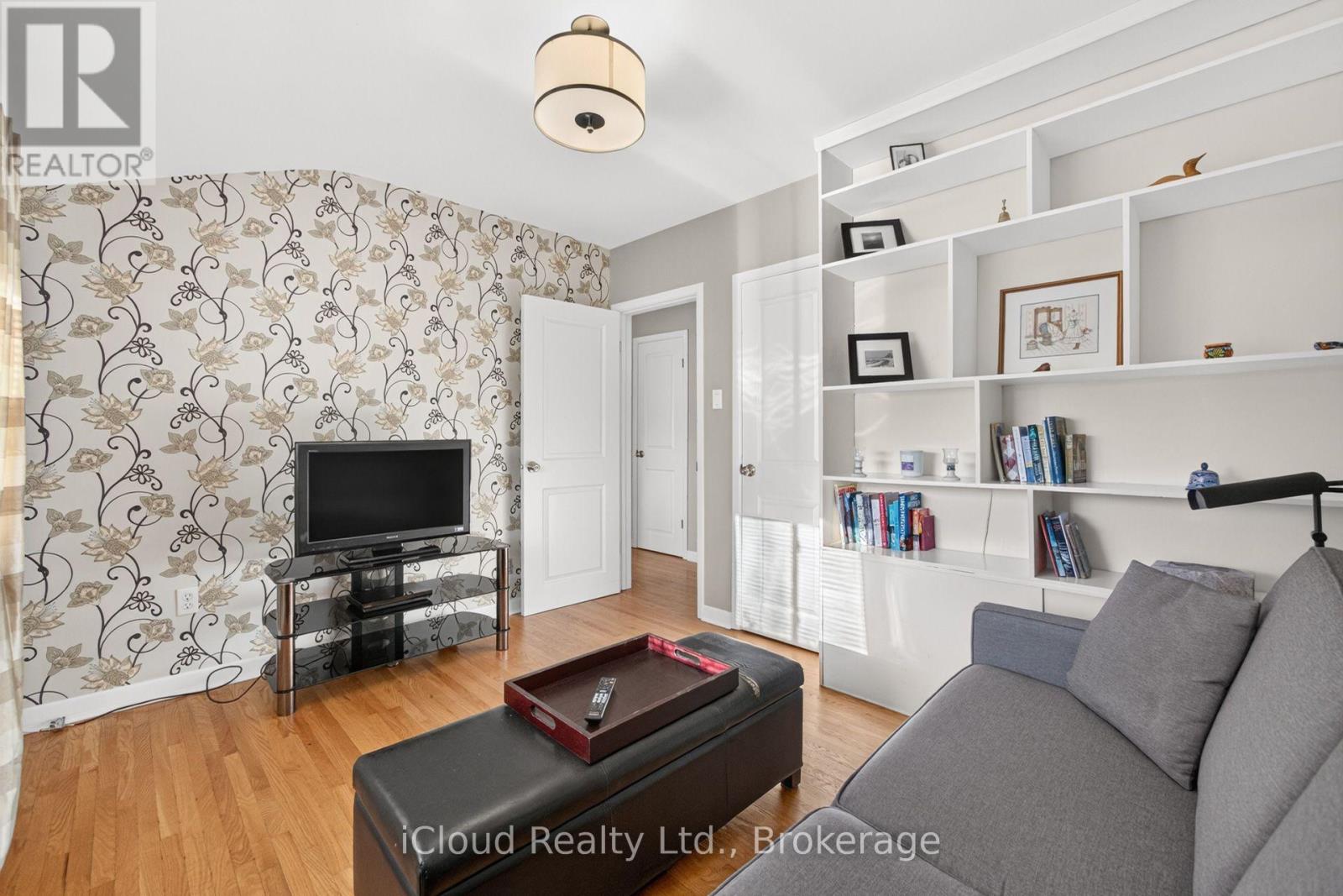 282 Kent Crescent, Burlington, ON photo 32