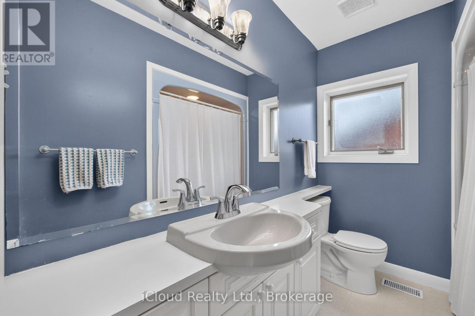 282 Kent Crescent, Burlington, ON photo 33