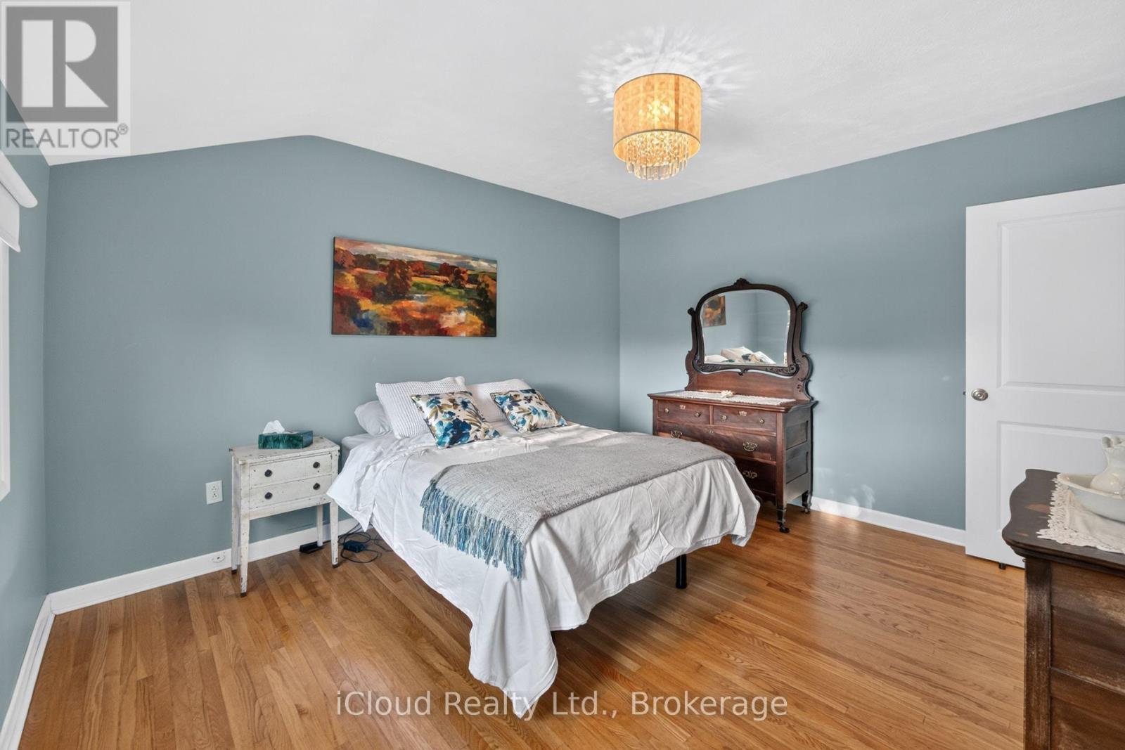 282 Kent Crescent, Burlington, ON photo 37