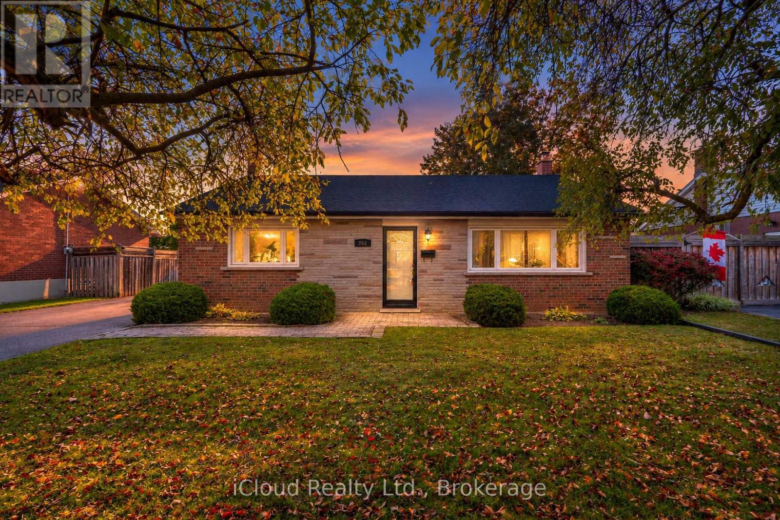 282 Kent Crescent, Burlington, ON photo 9