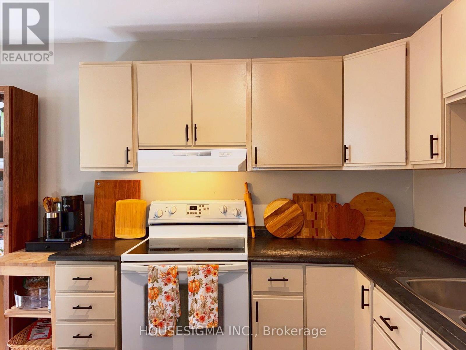 6- 31 Parkview Drive, Orangeville, ON photo 3