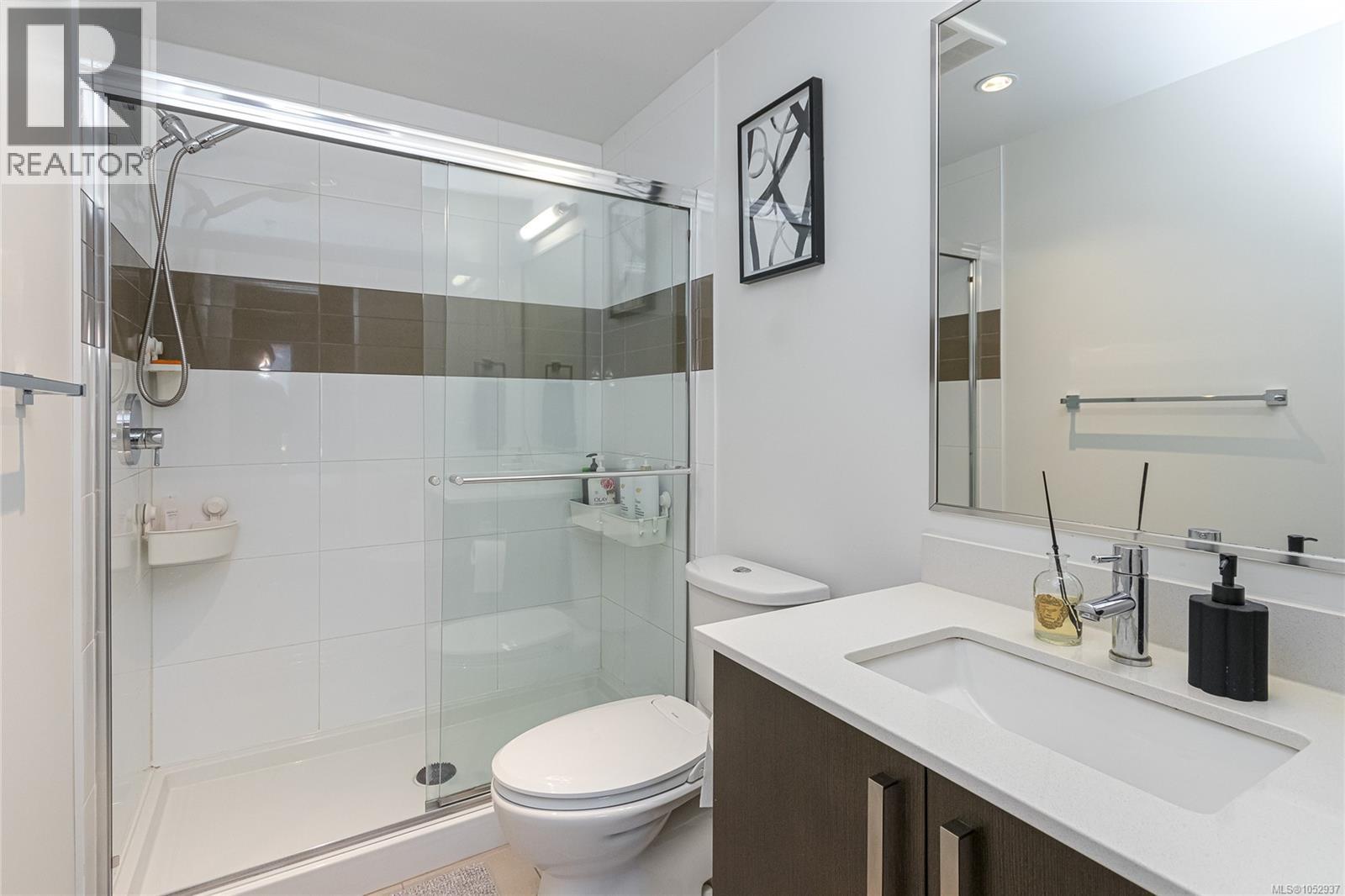 207 290 Wilfert Road, View Royal
