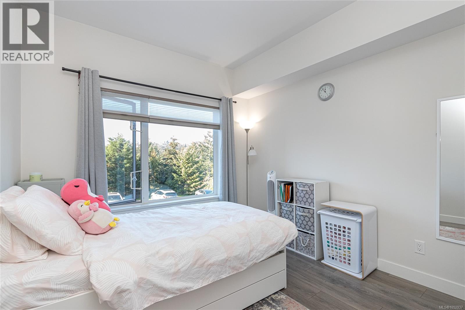 207 290 Wilfert Road, View Royal