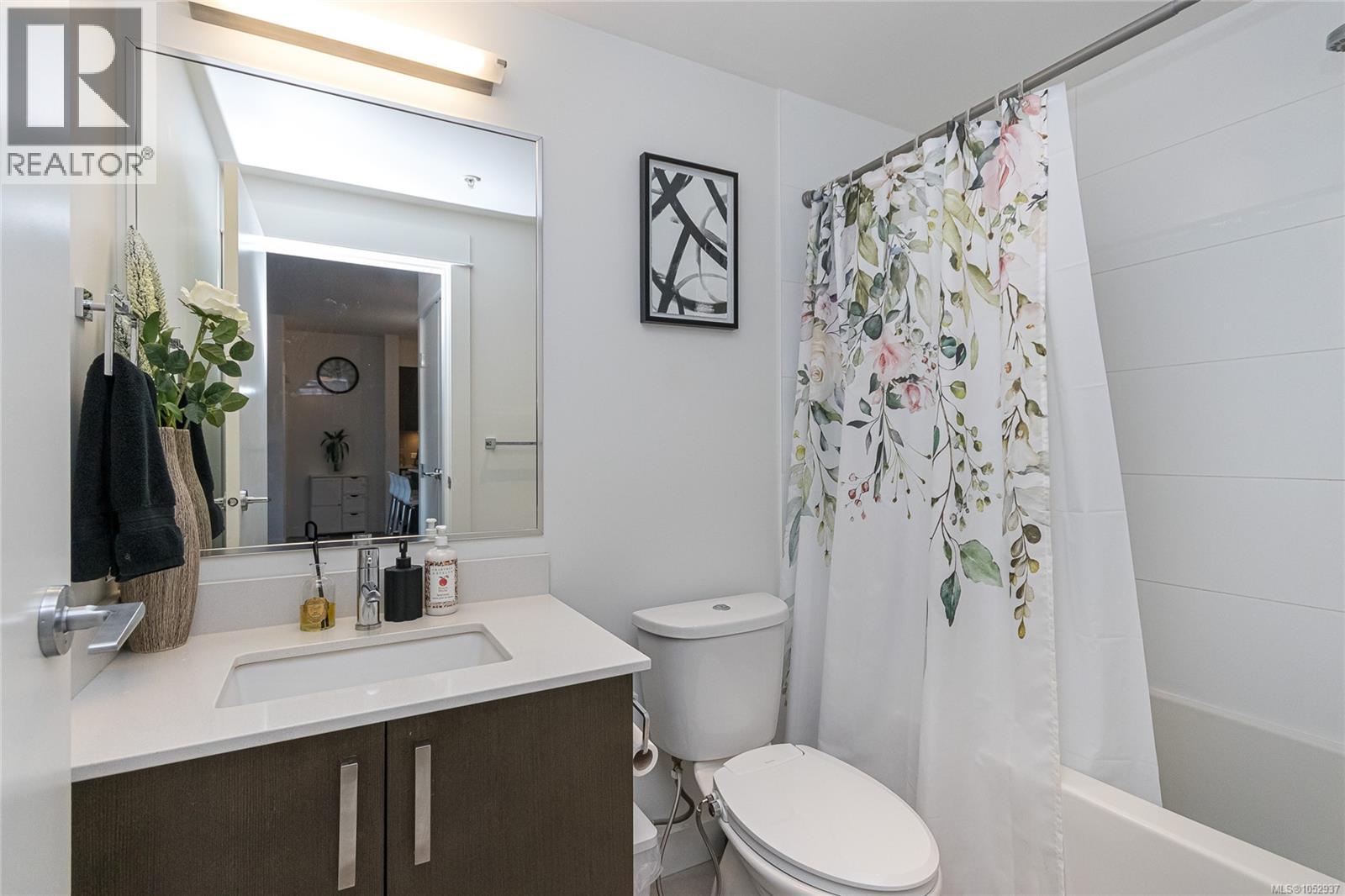 207 290 Wilfert Road, View Royal