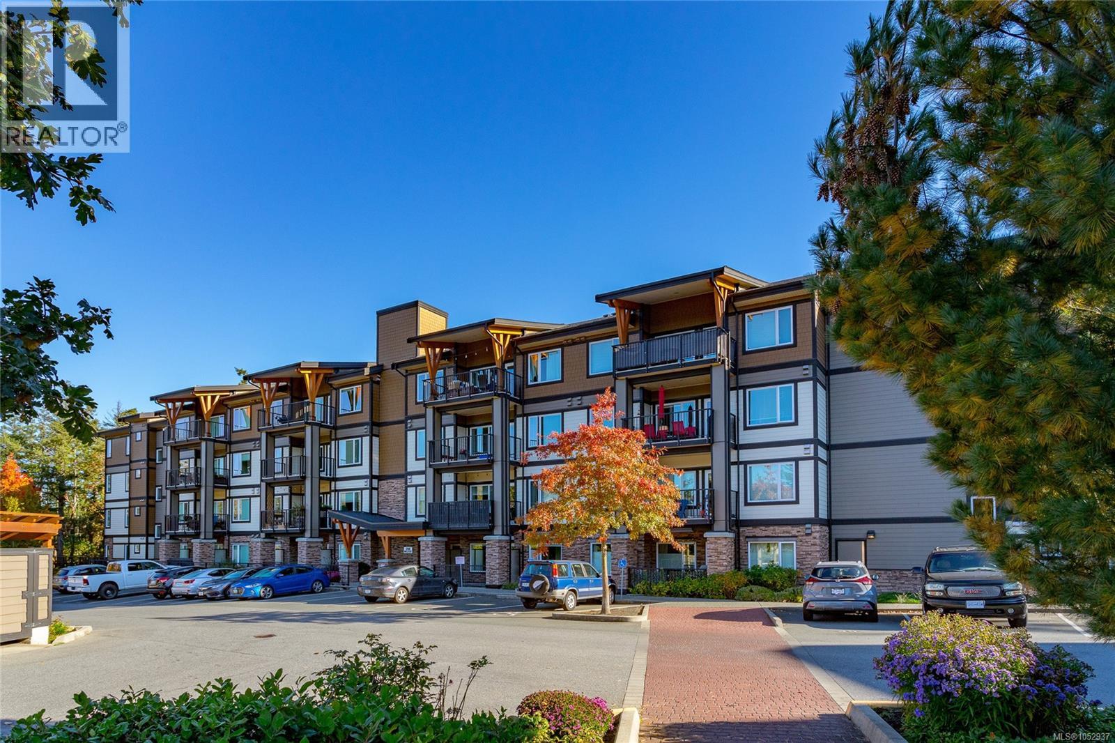 207 290 Wilfert Road, View Royal