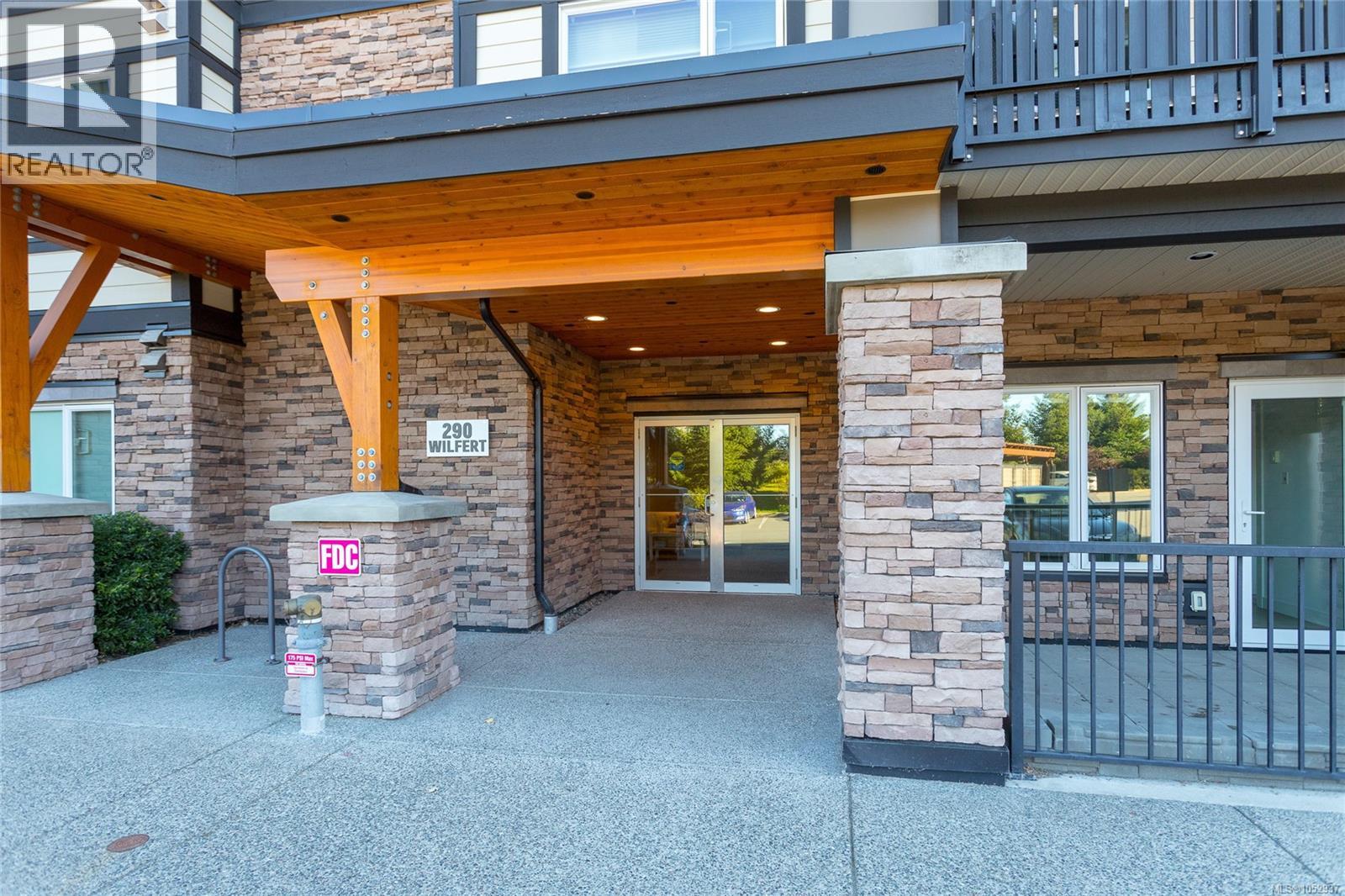 207 290 Wilfert Road, View Royal