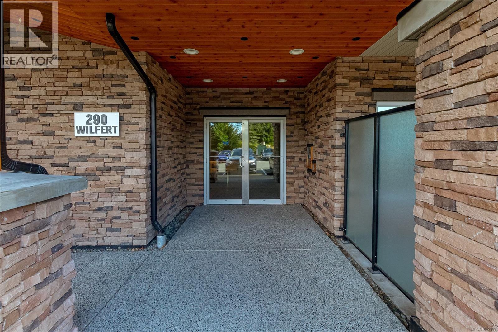 207 290 Wilfert Road, View Royal