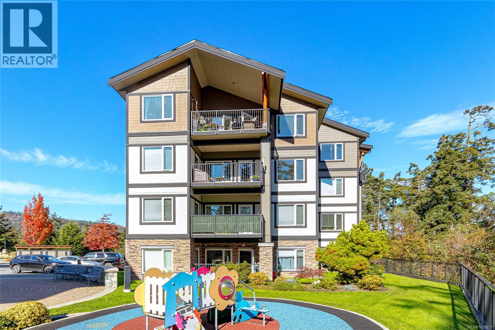 207 290 Wilfert Road, View Royal