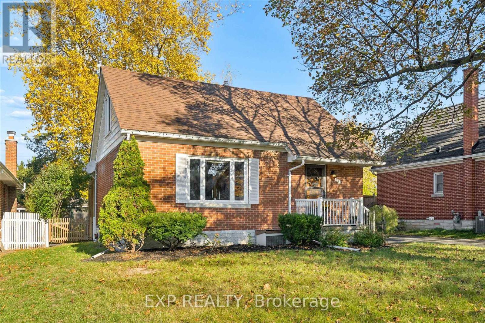 12 LAYTON STREET — photo 3