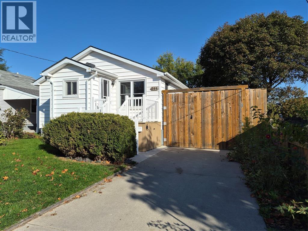 644 OXFORD STREET, Sarnia