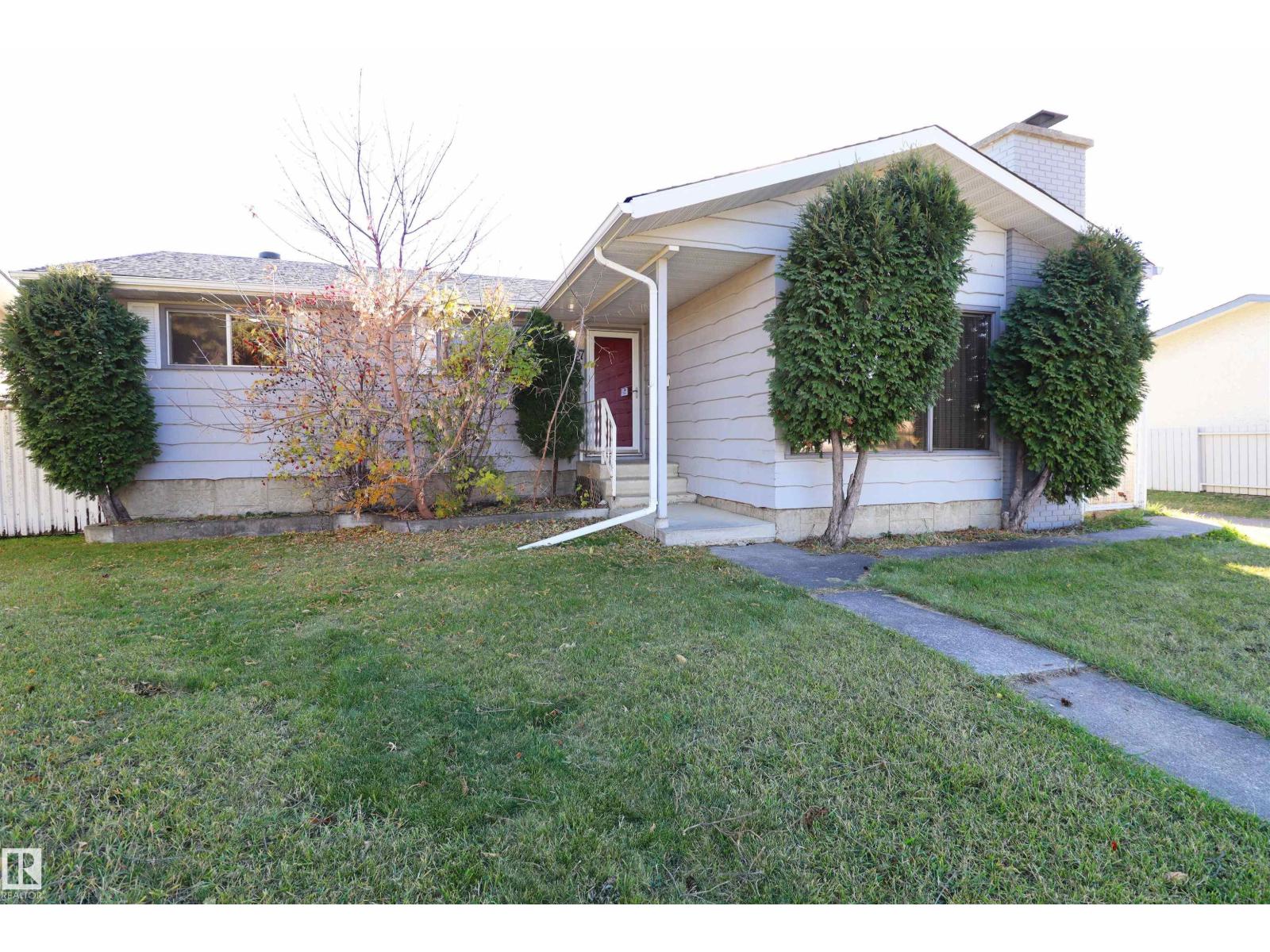 9527 151 AV NW, Edmonton, Alberta, T5E2R2