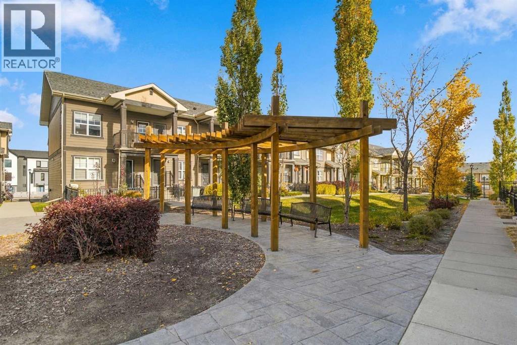140 Evanscrest Gardens NW photo 43