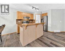 4pc Bathroom - 140 Everstone Way Sw, Calgary, AB T2Y4J8 Photo 7