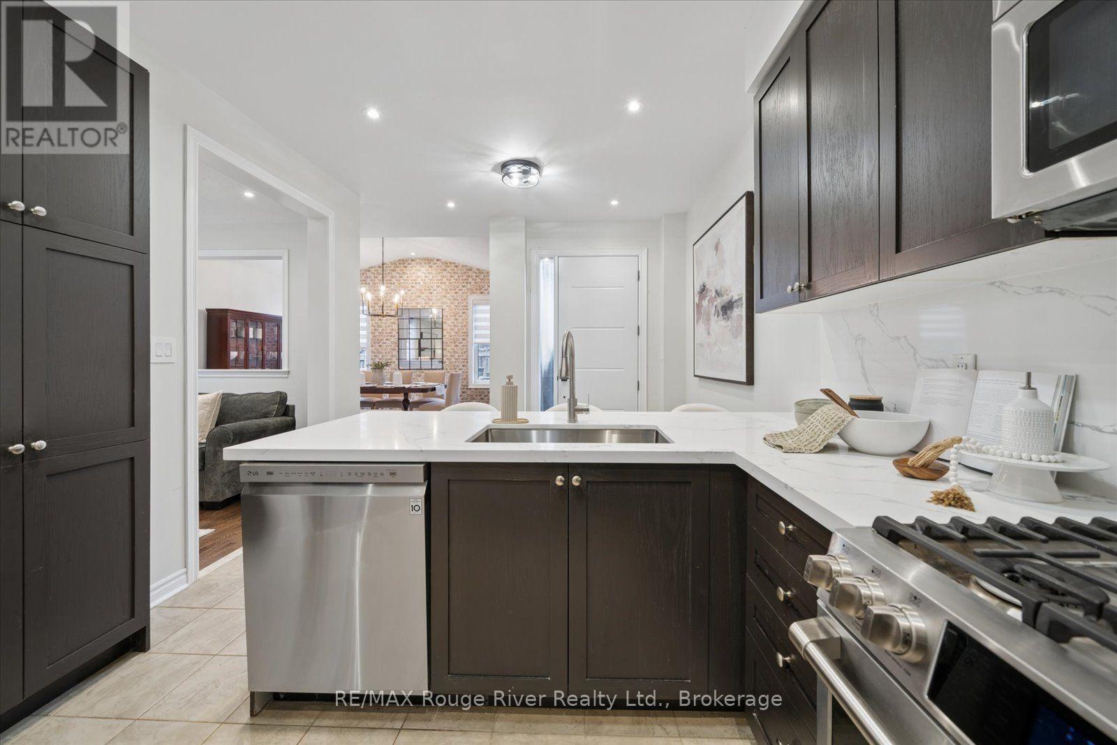 36 Shrewsbury Drive, Whitby, ON photo 12