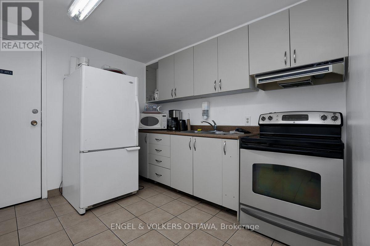 #2111 665 BATHGATE DRIVE - 22