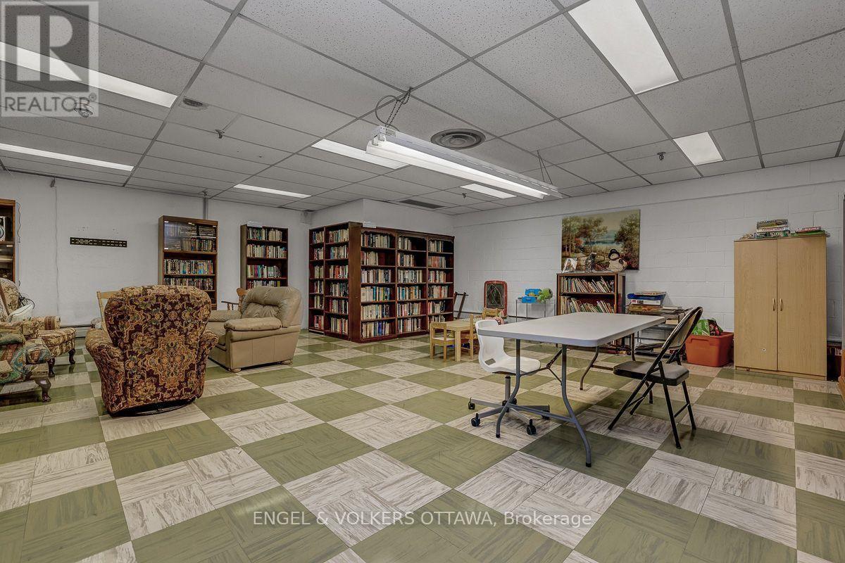 #2111 665 BATHGATE DRIVE - 27